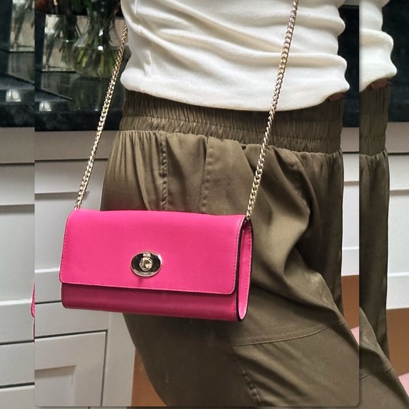 COACH HOT PINK CROSSBODY BAG CLUTCH WALLET ON GOLD CHAIN - Picture 1 of 15